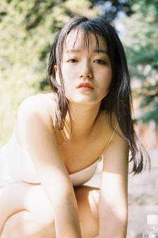 在野外被男人躁了一夜視頻