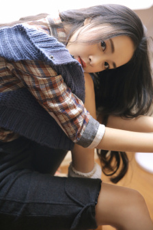 動漫美女扒開內衣吃奶