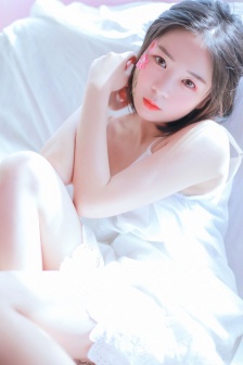 卓文萱個人資料