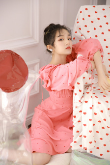 四個閨蜜用黃瓜把我弄高潮了