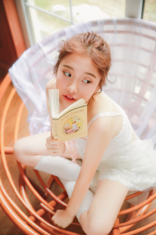 校花被迫撐開顫抖高潮求饒