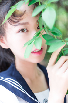 男秘書被C摁辦公H跪趴