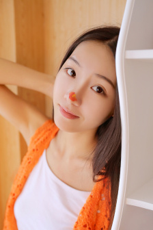 小孩哥喂姐姐吃巴雷特視頻