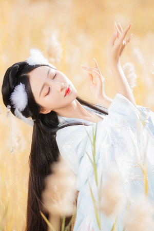 男生把困困塞女生困困