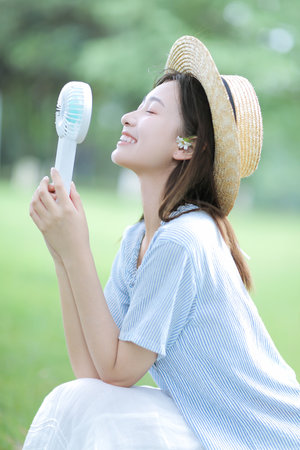 《墮落令媛》第一季免費觀看