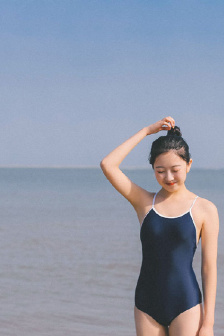 扒開雙腿猛進入小柔的扮演者