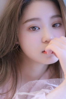 我閨蜜把我雙腿扒開自慰