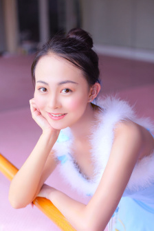 歐美久久久久久精品湯臣一品