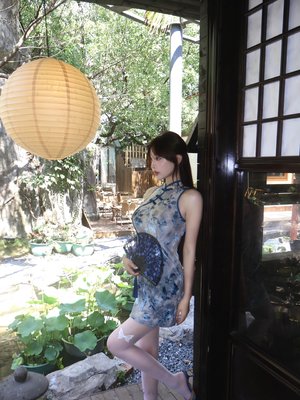 老公把舌頭放進我B里