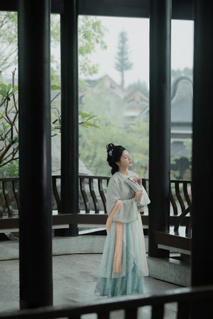 YSL水蜜桃86滿十八歲多少錢