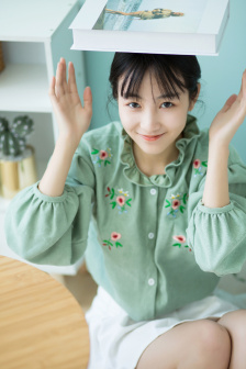 英語老師的小兔子又白又軟