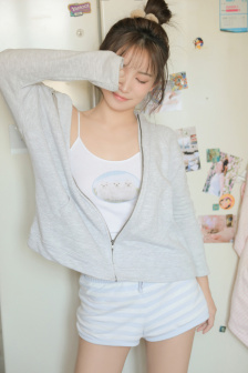 剛長毛的初一女生年齡范圍