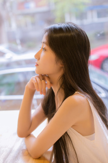 少婦與情人蘋果園偷歡