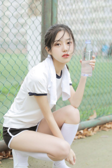 一字馬扣出水來的下一句怎么接