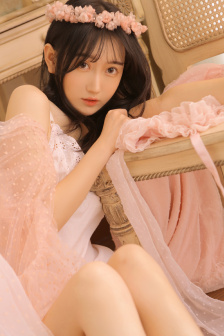 《不戴奶罩的鄰居》HD中文