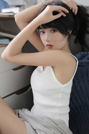 女朋友太騷了每次進去都覺得很疼