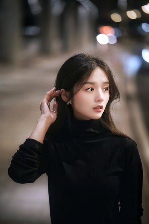 陳景深把喻繁肚子草出形狀