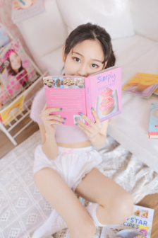 美女脫個精光露出尿口視頻