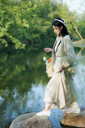 美麗姑娘國語版免費觀看劇情