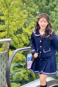 男生和女生在一起努力