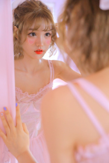 我成了生物課的教具小說