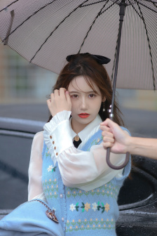 姐姐用手幫你打槍